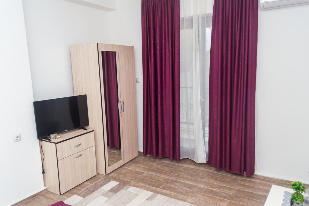 Stojakovo Bed & Breakfast Delikates מראה חיצוני תמונה