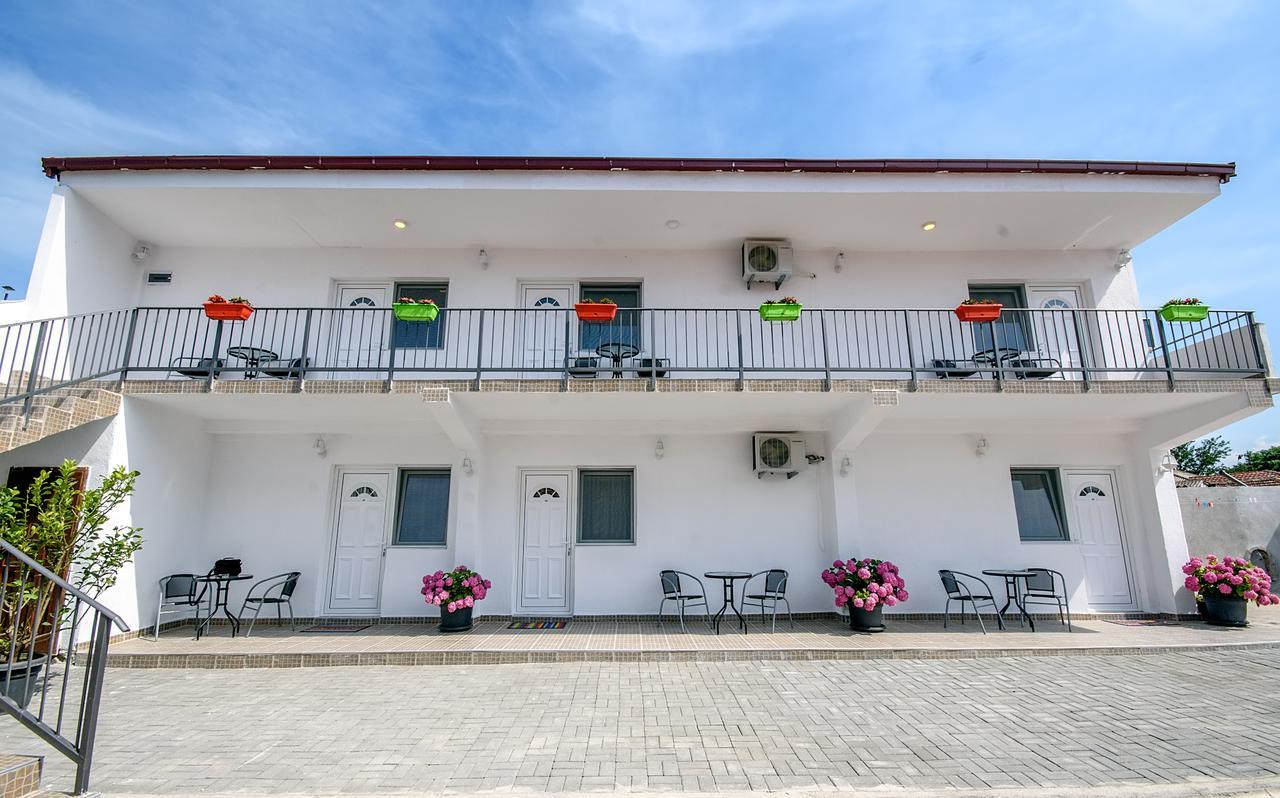 Stojakovo Bed & Breakfast Delikates מראה חיצוני תמונה