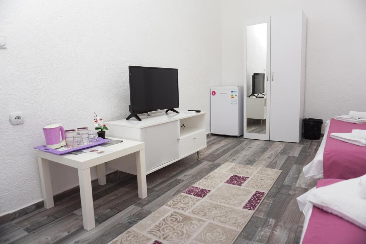 Stojakovo Bed & Breakfast Delikates מראה חיצוני תמונה